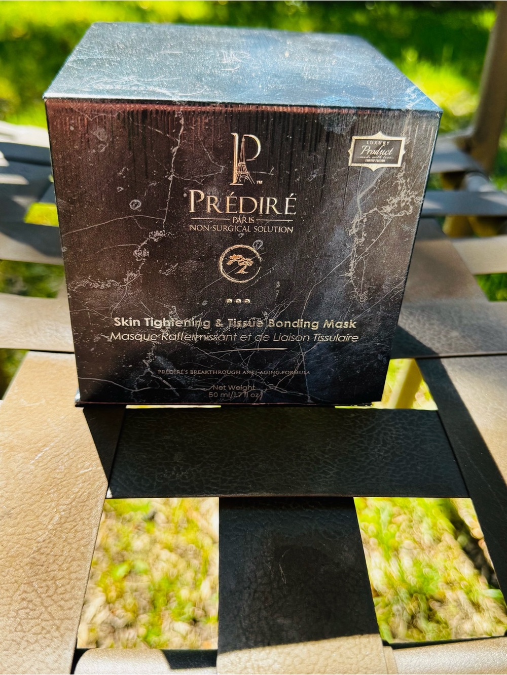 PRÉDIRÉ Skin Tightening & Tissue Bonding Mask - Vit E & Retinol- MSRP $1500 - Picture 10 of 10